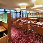 Hilton Garden Frankfurt Airport מלון