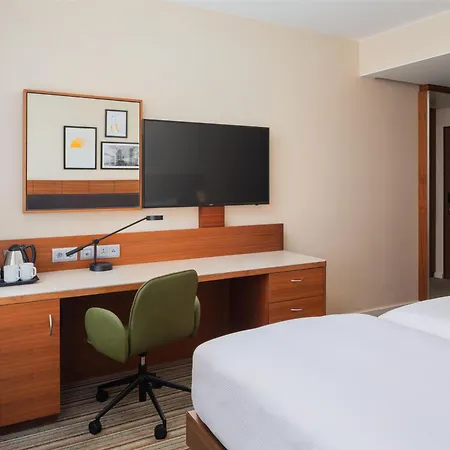 Hilton Garden Frankfurt Airport 4* פרנקפורט