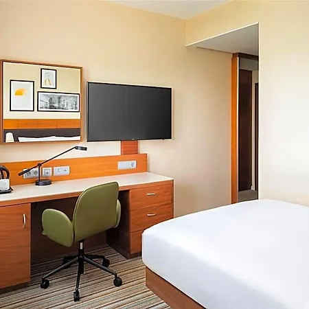 Hilton Garden Frankfurt Airport Hotel 4*
