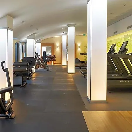 Hilton Garden Frankfurt Airport Hotel 4*