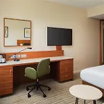 מלון Hilton Garden Frankfurt Airport