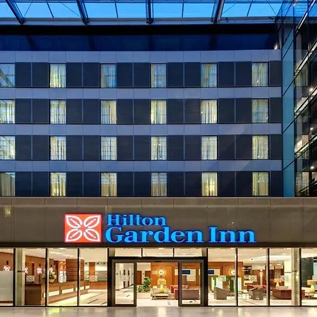 Hilton Garden Frankfurt Airport מלון