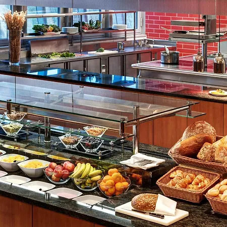 Hilton Garden Frankfurt Airport Otel 4*