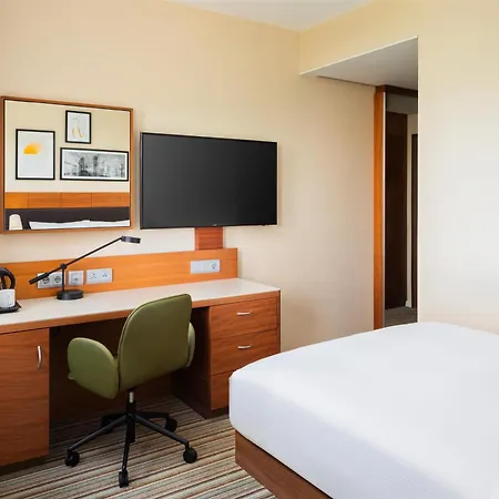 Hilton Garden Frankfurt Airport 4* פרנקפורט