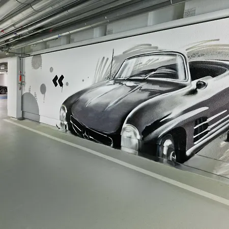 Hilton Garden Frankfurt Airport מלון