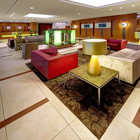 Hilton Garden Frankfurt Airport מלון 4*