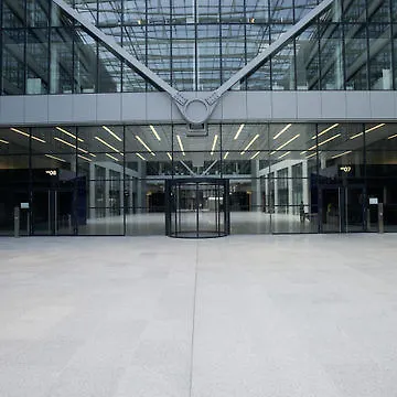 Hilton Garden Frankfurt Airport מלון